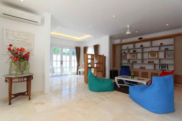 Kencana Seminyak (Bali)